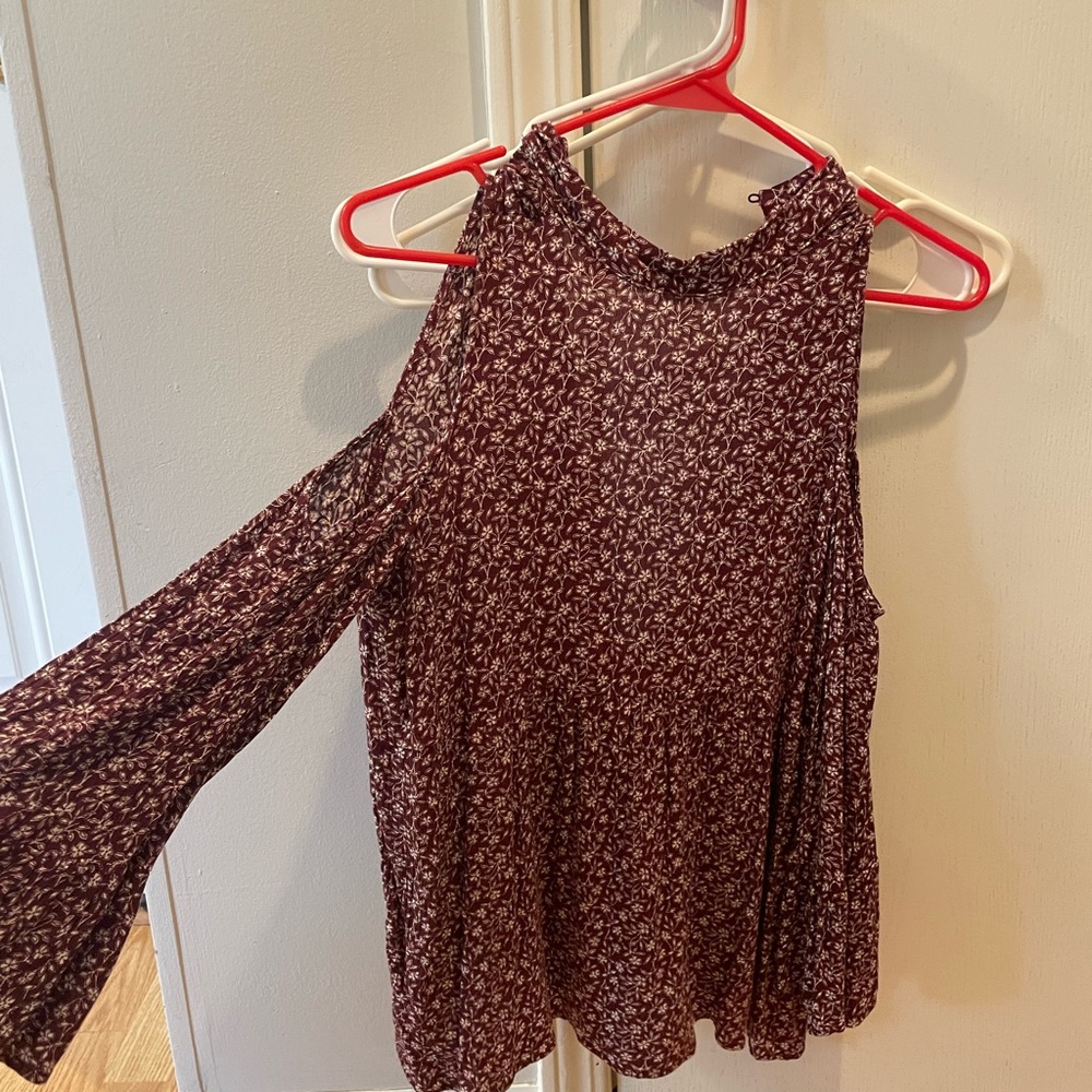 Moroon/floral shirt size small